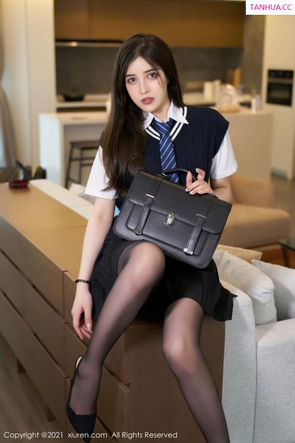 韩静安  丰满姐姐韩静安 清纯风格学院制服第9张图片
